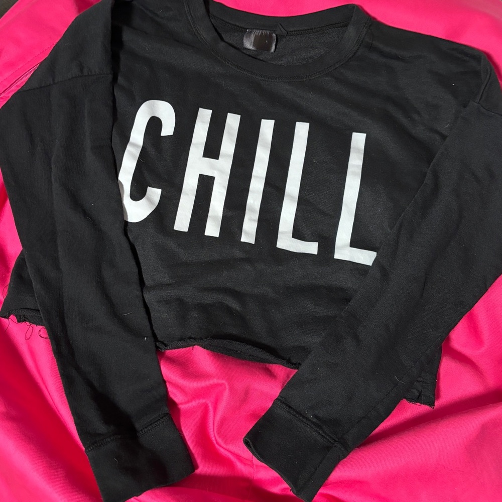 CHILL Cropped Light Sweatshirt Junior Size Small